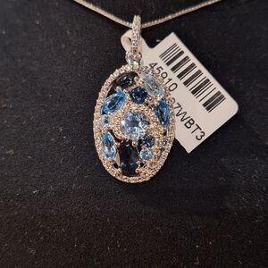 Elegant Blue and Silver Pendant Necklace